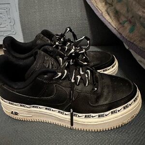 Nike Air Tennis Shoes Sz 5